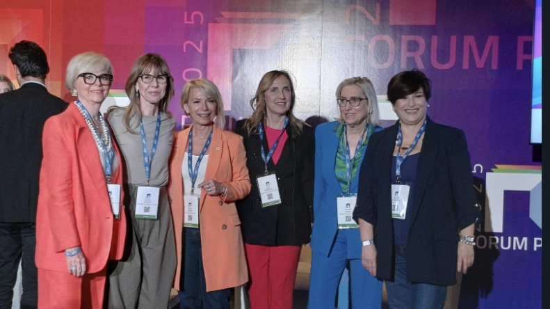 Antonella Minci - Responsabile Rete nazionale Cug Fabrizia Giuliani - Coordinatrice del Comitato tecnico scientifico Vittoria Doretti - Comitato tecnico scientifico e co autrice del Libro Bianco Laura Menicucci - Capo dipartimento Pari opportunità Claudia Segre - Co autrice Libro bianco Oriana Calabresi - Rete nazionale Cug Antonella Minci - Responsabile Rete nazionale Cug Fabrizia Giuliani - Coordinatrice del Comitato tecnico scientifico Vittoria Doretti - Comitato tecnico scientifico e co autrice del Libro Bianco Laura Menicucci - Capo dipartimento Pari opportunità Claudia Segre - Co autrice Libro bianco Oriana Calabresi - Rete nazionale Cug