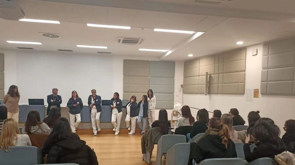 Un momento dell’incontro tra la direzione dell’Asl e i trenta nuovi infermieri che. prenderanno servizio a breve Un momento dell’incontro tra la direzione dell’Asl e i trenta nuovi infermieri che. prenderanno servizio a breve