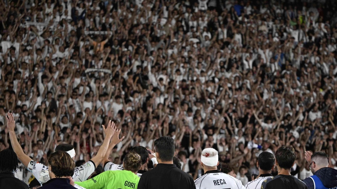 Saranno 2500 i tifosi aquilotti al seguito dello Spezia domani a Cremona Saranno 2500 i tifosi aquilotti al seguito dello Spezia domani a Cremona