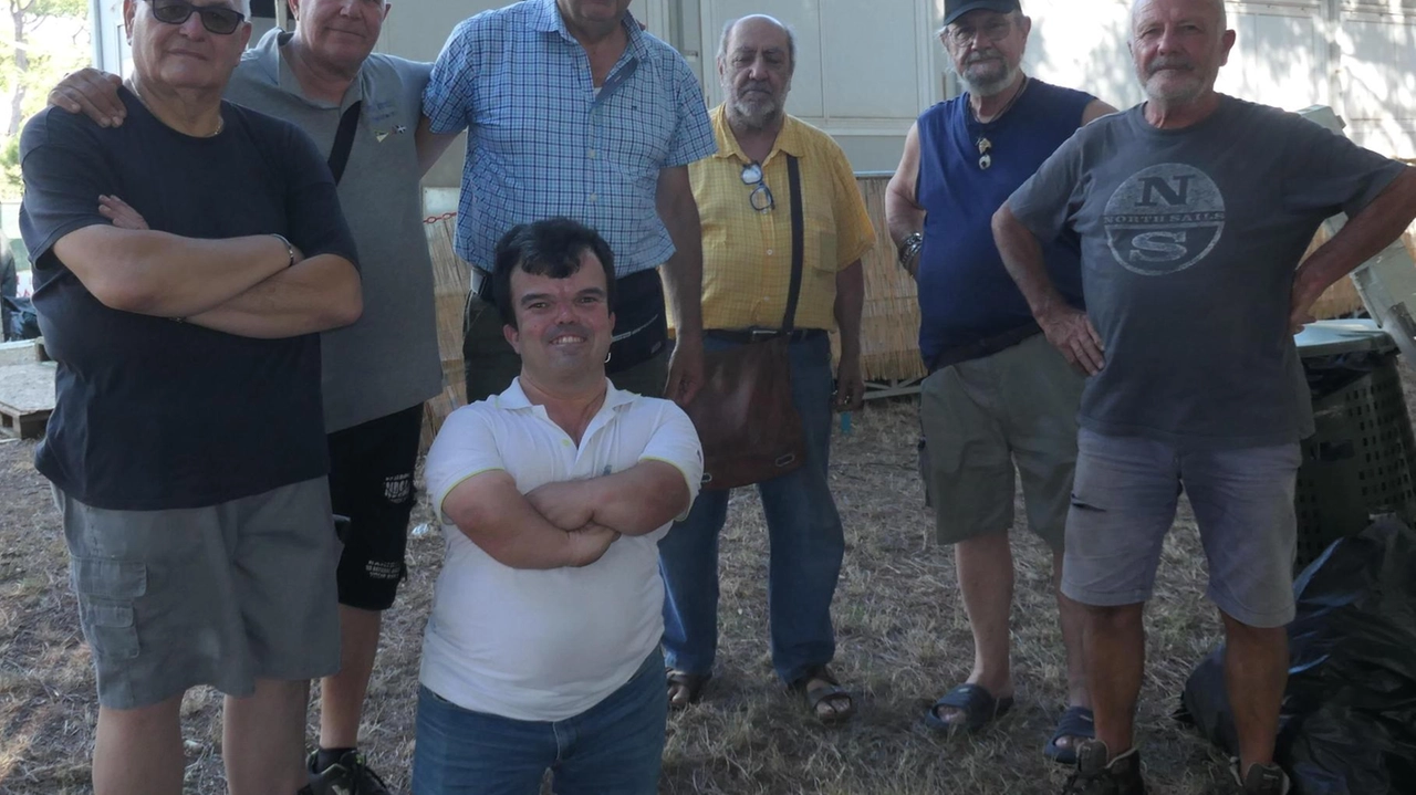 Da domani fino al 6 agosto nella Pineta di fronte allo stadio il comitato rionale della Vecchia Viareggio organizza la seconda edizione del «Viareggio Beer Fest». Dalle 19.30 cucine aperte e musica fino a mezzanotte Da domani fino al 6 agosto nella Pineta di fronte allo stadio il comitato rionale della Vecchia Viareggio organizza la seconda edizione del «Viareggio Beer Fest». Dalle 19.30 cucine aperte e musica fino a mezzanotte