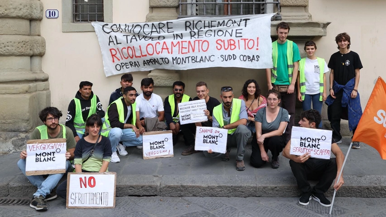 La protesta dei lavoratori in appalto a Montblanc davanti alla Regione Il tavolo sull’unità di crisi di ieri non ha portato le soluzioni sperate La protesta dei lavoratori in appalto a Montblanc davanti alla Regione Il tavolo sull’unità di crisi di ieri non ha portato le soluzioni sperate