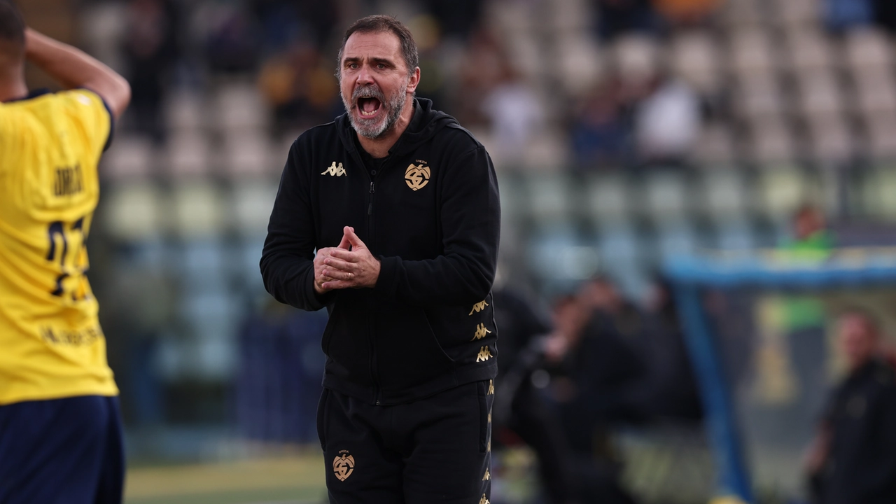 Mister Luca D’Angelo pronto alla partita che vale una stagione intera Mister Luca D’Angelo pronto alla partita che vale una stagione intera