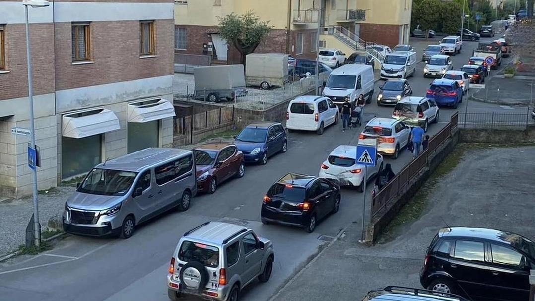 Una lettera in redazione per sottolineare i problemi del traffico colligiano Una lettera in redazione per sottolineare i problemi del traffico colligiano