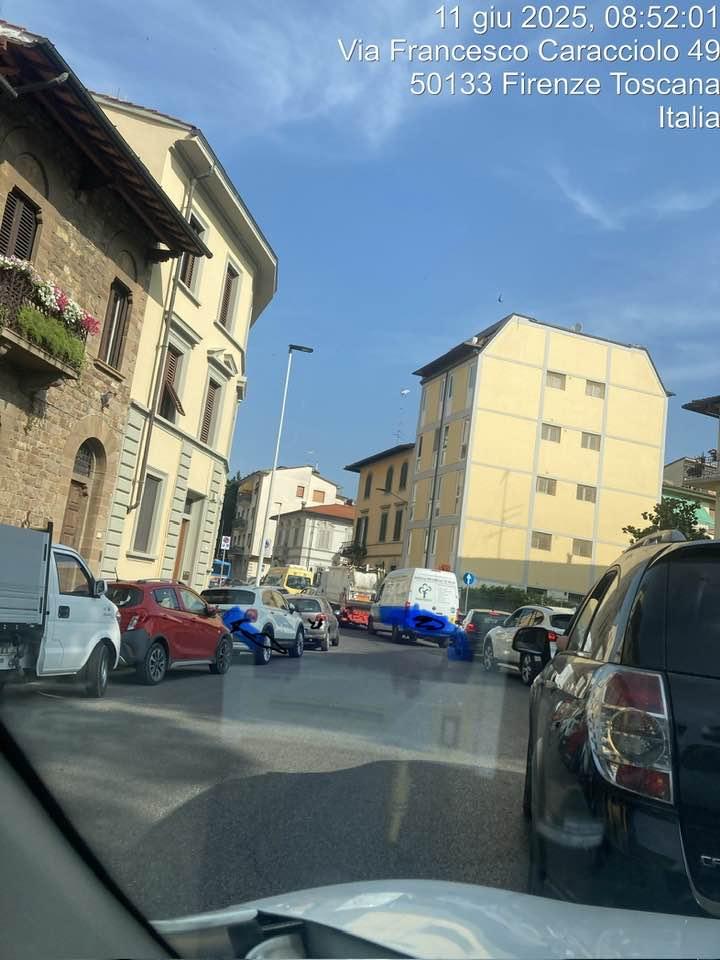 Firenze, lavori in via Bolognese: traffico in tilt alle Cure. Automobilisti disperati: “Un delirio” Firenze, lavori in via Bolognese: traffico in tilt alle Cure. Automobilisti disperati: “Un delirio”