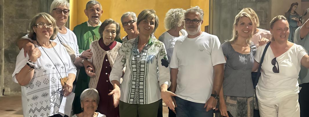 https://www.lanazione.it/image-service/view/acePublic/alias/contentid/ZWVjNDQyMjItNTYxOC00/0/a-cento-anni-in-vacanza-alla-badia-nel-paese-che-si-rianima-ogni-estate.jpeg?f=1.91:1&w=1200