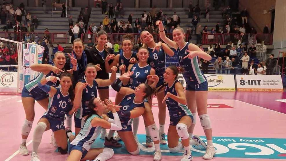 Sotto due set a zero con Cbl le ragazze di Castelfranco Pisa recuperano e vincono un match importante in chiave classifica ed equilibrato fino alla fine . Sotto due set a zero con Cbl le ragazze di Castelfranco Pisa recuperano e vincono un match importante in chiave classifica ed equilibrato fino alla fine .
