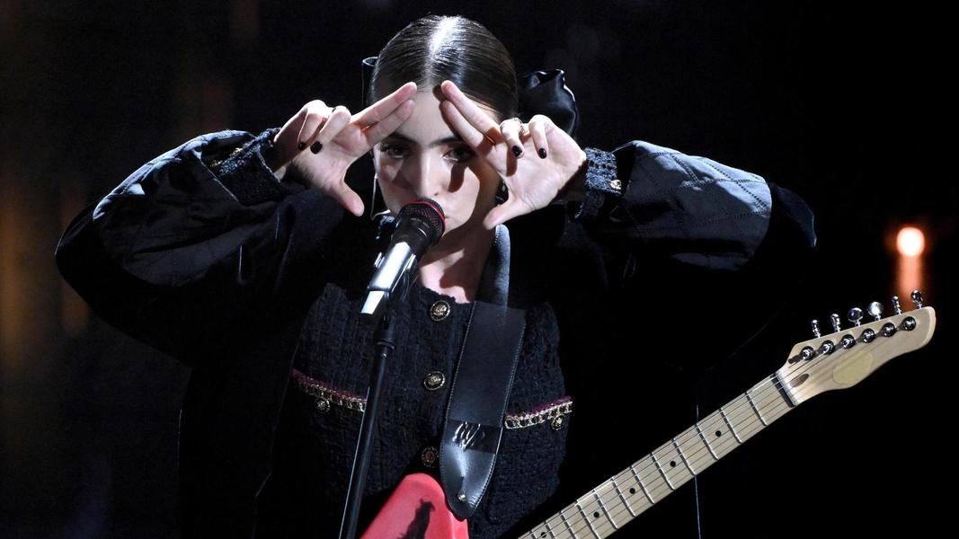 Dal tardo pomeriggio fino a notte fonda, una maratona musicale con artisti emergenti e grandi scoperte. Il direttore artistico Paco Mengozzi: "Valorizzare i giovani è il fulcro del festival. Qui con noi tante emozioni" . Dal tardo pomeriggio fino a notte fonda, una maratona musicale con artisti emergenti e grandi scoperte. Il direttore artistico Paco Mengozzi: "Valorizzare i giovani è il fulcro del festival. Qui con noi tante emozioni" .