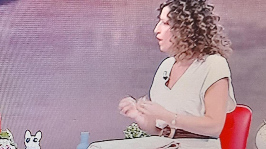 Tovaglia a quadri. Il racconto di De Blasi Tovaglia a quadri. Il racconto di De Blasi
