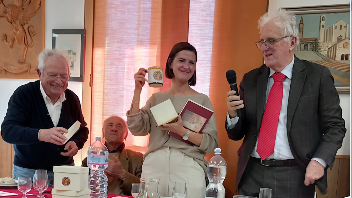 Nell’ambito delle “Conversazioni in città” organizzate dalla Società del Gotto, sabato 8, Giornata Internazionale della Donna incontro-dibattito ”Il punto di... Nell’ambito delle “Conversazioni in città” organizzate dalla Società del Gotto, sabato 8, Giornata Internazionale della Donna incontro-dibattito ”Il punto di...