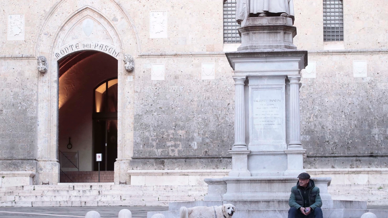 La prestigiosa sede del Monte dei Paschi di Siena (Ph. Paolo Lazzeroni-Siena) La prestigiosa sede del Monte dei Paschi di Siena (Ph. Paolo Lazzeroni-Siena)