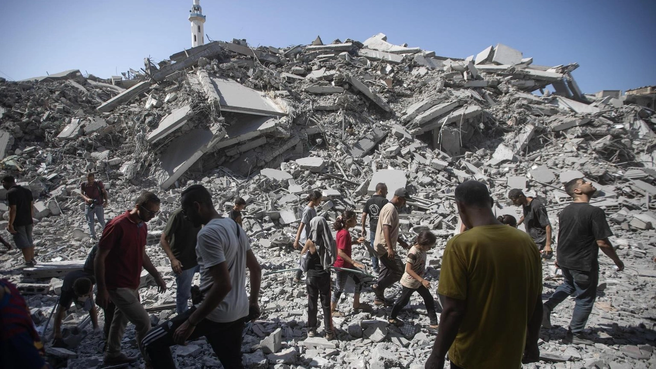 'Con l'intento di distruggere i palestinesi'