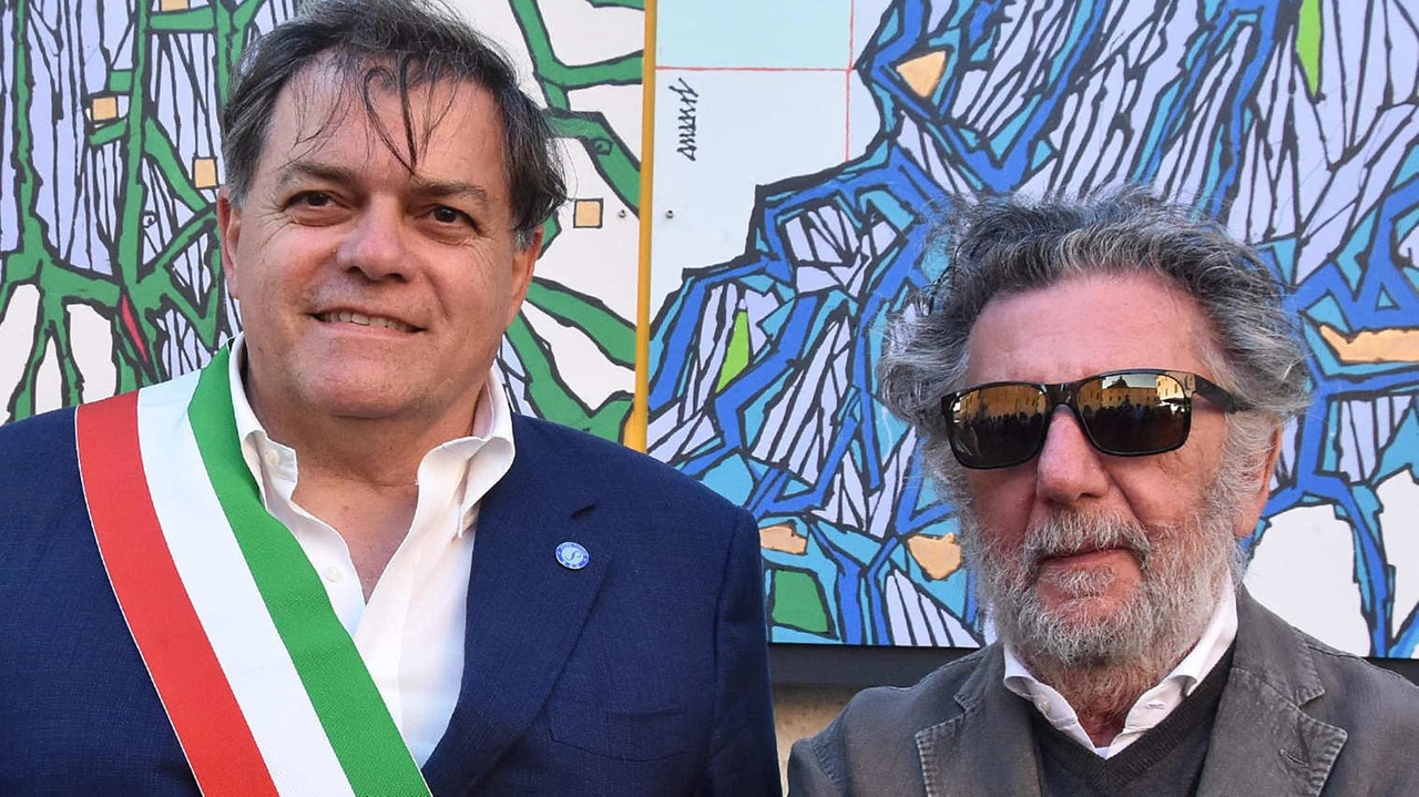 Il sindaco Alberto Giovannetti con l’artista Tano Pisano durante l’inaugurazione di un murale dell’artista Il sindaco Alberto Giovannetti con l’artista Tano Pisano durante l’inaugurazione di un murale dell’artista