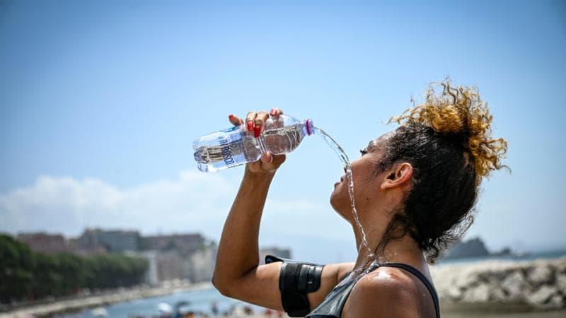 Firenze nella morsa del caldo, prosegue il codice rosso. Anche oggi temperature sopra i 40 gradi Firenze nella morsa del caldo, prosegue il codice rosso. Anche oggi temperature sopra i 40 gradi