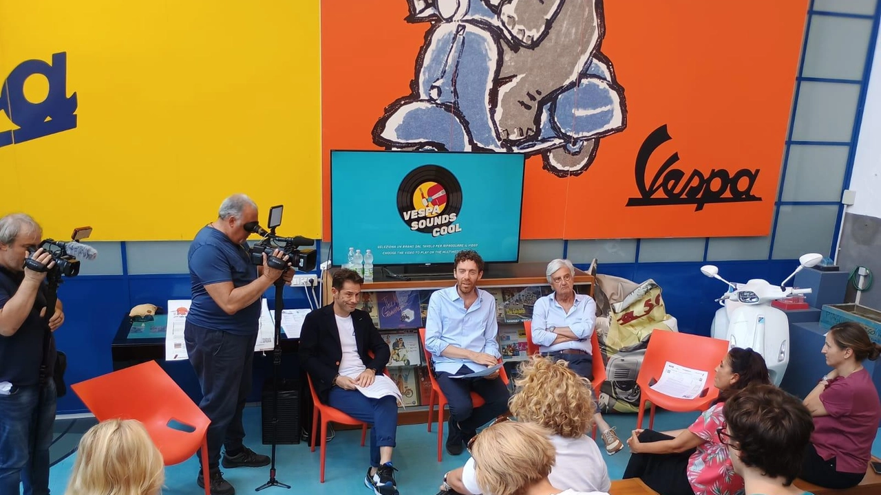 Stasera alle ore 21.15 il debutto nel piazzale Corradino d’Ascanio, con i 30 Corde, duo formato da Riccardo Carboncini e Andrea Leonardi Stasera alle ore 21.15 il debutto nel piazzale Corradino d’Ascanio, con i 30 Corde, duo formato da Riccardo Carboncini e Andrea Leonardi