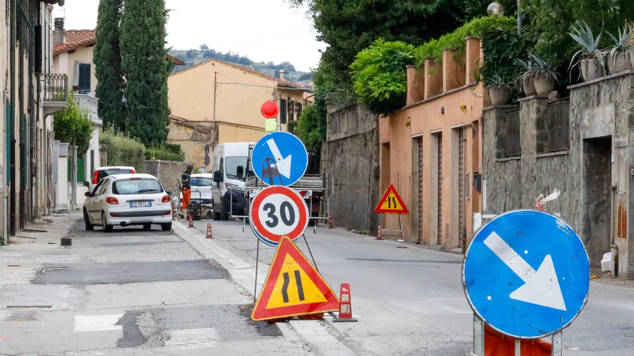 La Lega interviene sui lavori alla strada regionale 436 a Fucecchio, esprimendo preoccupazioni sul ritardo e proponendo soluzioni per garantire la sicurezza e fluidità del traffico. La Lega interviene sui lavori alla strada regionale 436 a Fucecchio, esprimendo preoccupazioni sul ritardo e proponendo soluzioni per garantire la sicurezza e fluidità del traffico.