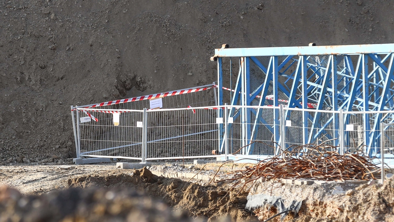 Ordigno bellico nel cantiere del teatro, la rimozione fissata a settembre
