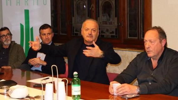 Il presidente dell’Ente di Bonifica Consorzio 1 Toscana Nord Dino Sodini ha incontrato sindaci dell’Unione Comuni Garfagnana Il presidente dell’Ente di Bonifica Consorzio 1 Toscana Nord Dino Sodini ha incontrato sindaci dell’Unione Comuni Garfagnana
