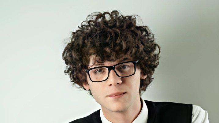 Edoardo Prati, giovanissimo divulgatore. social e influencer Edoardo Prati, giovanissimo divulgatore. social e influencer