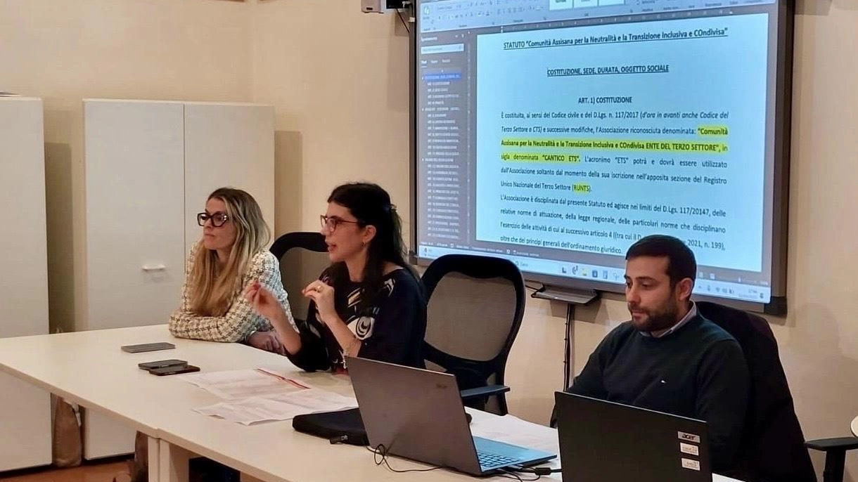 L’obiettivo è raggiungere benefici per la comunità favorendo l’installazione e la condivisione di. energia prodotta da impianti “rinnovabili“ L’obiettivo è raggiungere benefici per la comunità favorendo l’installazione e la condivisione di. energia prodotta da impianti “rinnovabili“