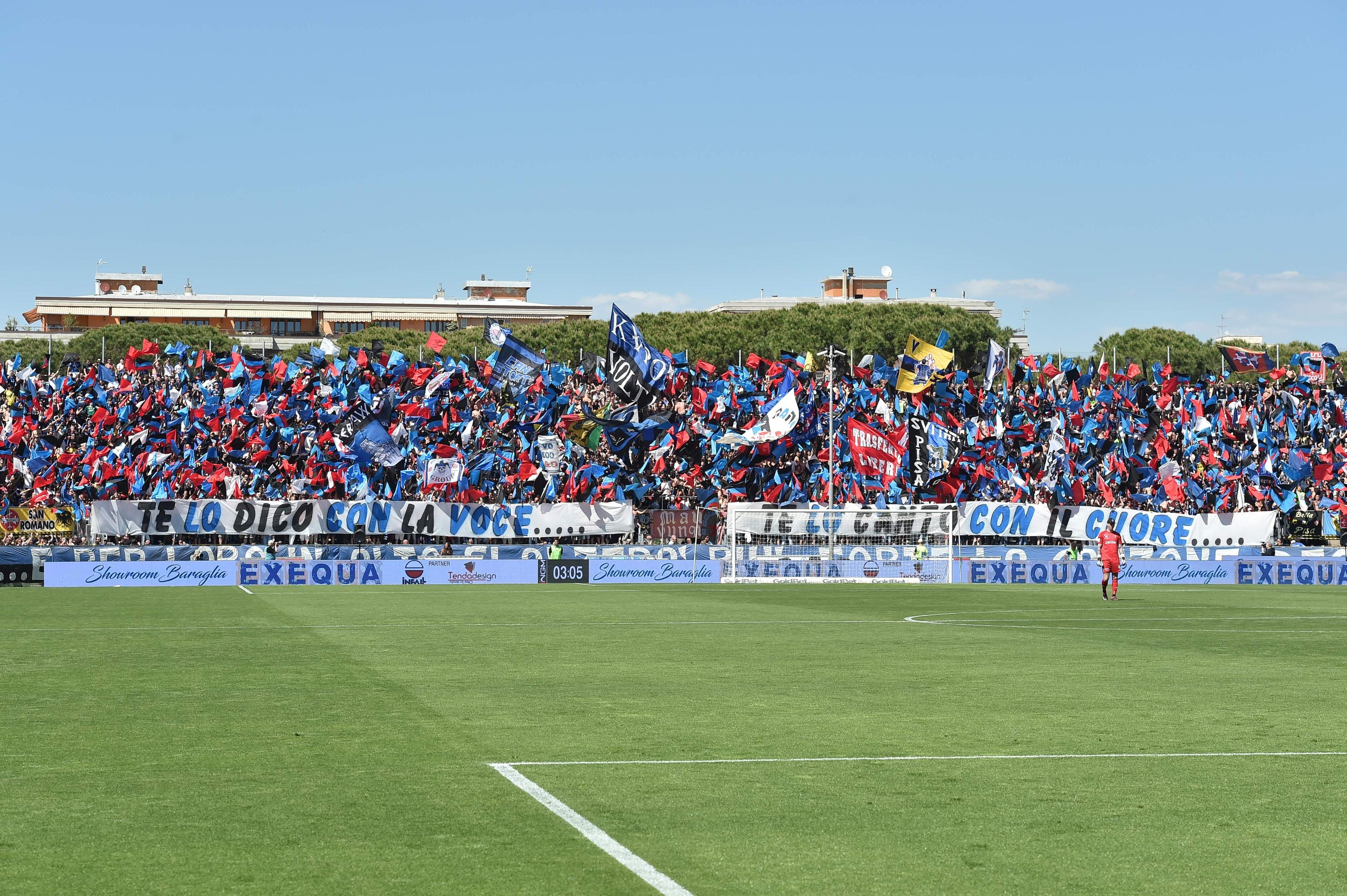 Bari Pisa, 6 maxischermi allo stadio per oltre 10 mila tifosi Bari Pisa, 6 maxischermi allo stadio per oltre 10 mila tifosi