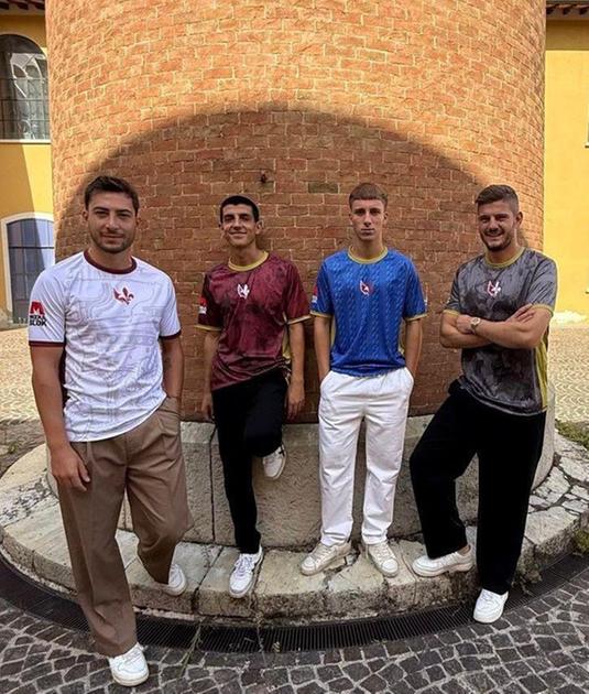 https://www.lanazione.it/image-service/view/acePublic/alias/contentid/ZWY4OGU1MjEtZTc0Zi00/1/le-nuove-maglie-zenith-parlano-di-pratesita.jpeg?f=1.90:1&h=630