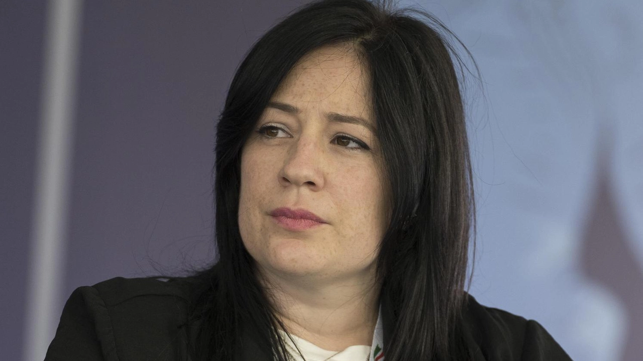La deputata di FdI incalza la sindaca: "Faccia chiarezza sui contributi elettorali ricevuti da aziende orientali". E sul "sistema criminale mafioso cinese per 20 anni la sinistra si è voltata dall’altra parte". . La deputata di FdI incalza la sindaca: "Faccia chiarezza sui contributi elettorali ricevuti da aziende orientali". E sul "sistema criminale mafioso cinese per 20 anni la sinistra si è voltata dall’altra parte". .