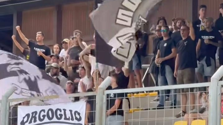 Tifosi bianchi presenti anche a Bressanone