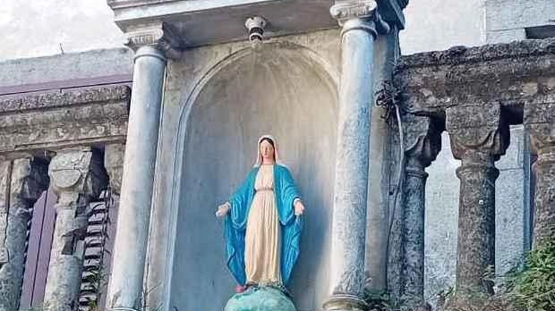 Una storia che ha dell’incredibile, se non fosse accaduta nel paese dove il culto e la venerazione verso la Madonna... Una storia che ha dell’incredibile, se non fosse accaduta nel paese dove il culto e la venerazione verso la Madonna...