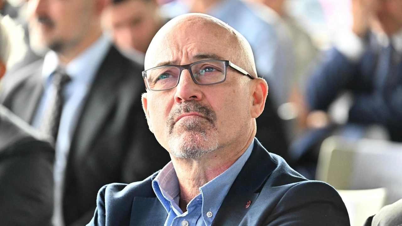 A dicembre sarà ratificata la joint venture tra i colossi internazionali del comparto armiero. Il primo contratto per la fornitura dei nuovi mezzi militari alle forze armate è atteso per marzo . A dicembre sarà ratificata la joint venture tra i colossi internazionali del comparto armiero. Il primo contratto per la fornitura dei nuovi mezzi militari alle forze armate è atteso per marzo .