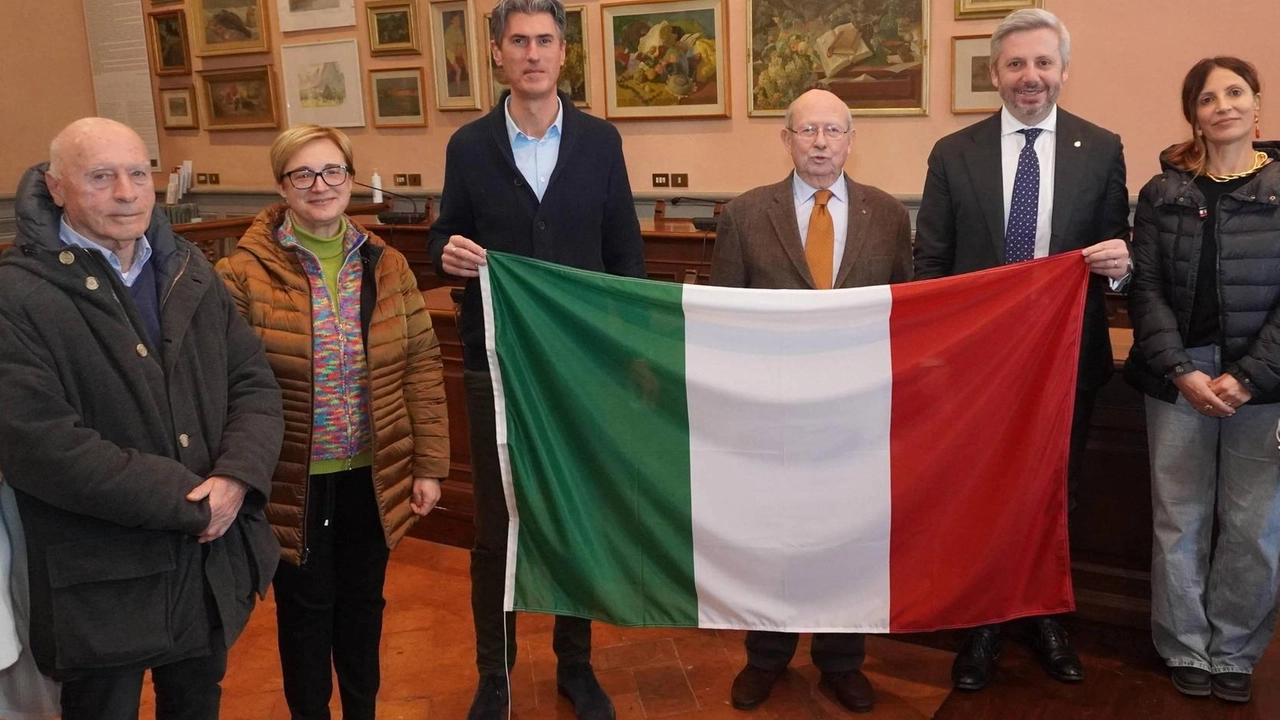 Il volontariato cambia pelle. Non si può più pensare ai Rotary Club come associazioni che si riuniscono periodicamente, a cena,... Il volontariato cambia pelle. Non si può più pensare ai Rotary Club come associazioni che si riuniscono periodicamente, a cena,...