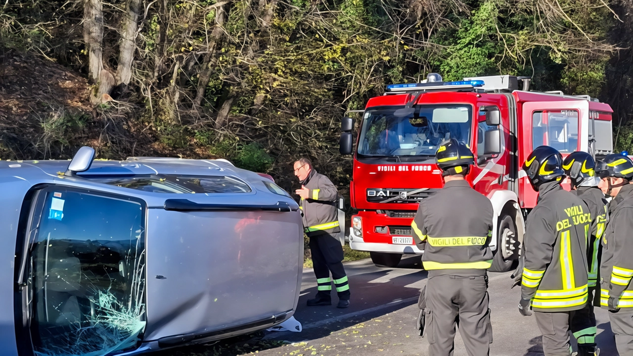 Un brutto incidente nella mattina di ieri lungo la via cassia poco distante dall’incrocio di via Montecapri. P. P. un... Un brutto incidente nella mattina di ieri lungo la via cassia poco distante dall’incrocio di via Montecapri. P. P. un...