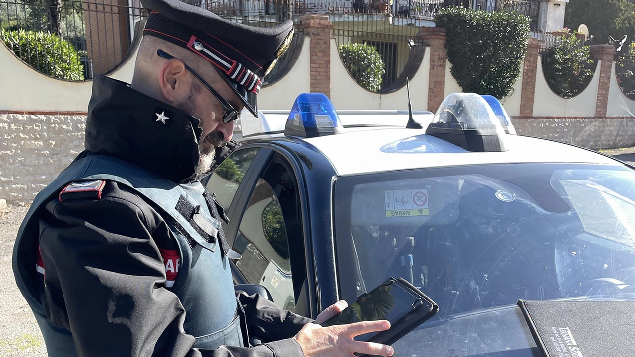 Il blitz dei carabinieri (foto d’archivio) Il blitz dei carabinieri (foto d’archivio)