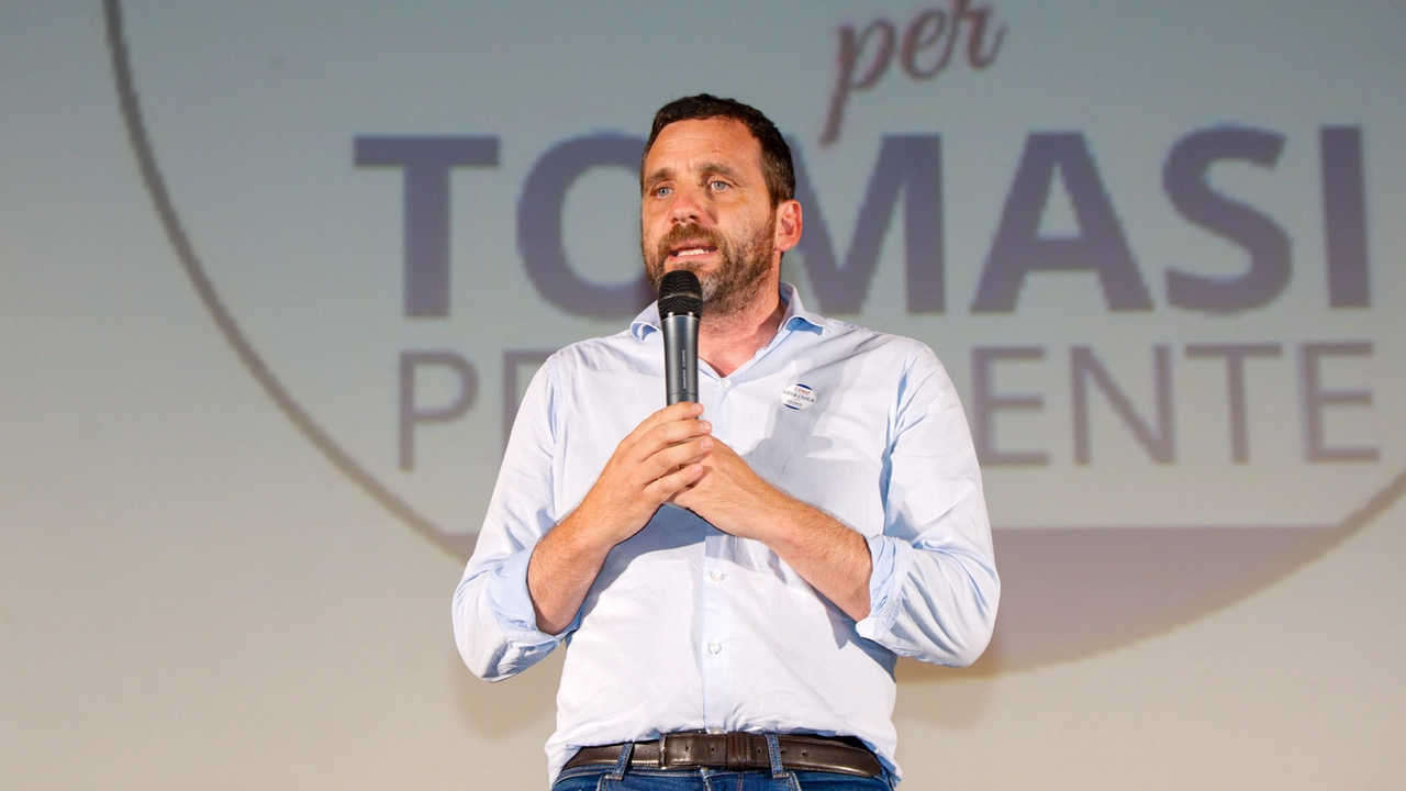 Alessandro Tomasi alla presentazione della lista civica "E' ora!" (Germogli) Alessandro Tomasi alla presentazione della lista civica "E' ora!" (Germogli)