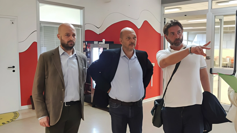 Il sindaco di Castelfranco, Fabio Mini (a sinistra) con il dirigente dell’Istituto Da Vinci Sandro Sodini Il sindaco di Castelfranco, Fabio Mini (a sinistra) con il dirigente dell’Istituto Da Vinci Sandro Sodini