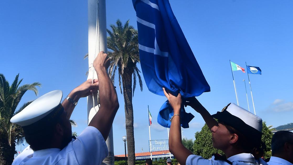 toscana e liguria le bandiere blu 2025 chi la guadagna e chi la perde da Lanazione.it toscana e liguria le bandiere blu 2025 chi la guadagna e chi la perde