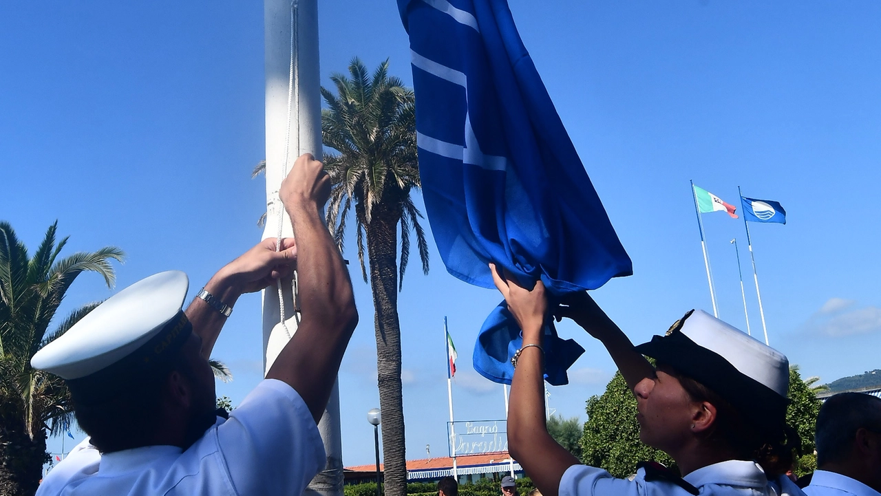 Toscana e Liguria, le Bandiere Blu 2025: chi la guadagna e chi la perde