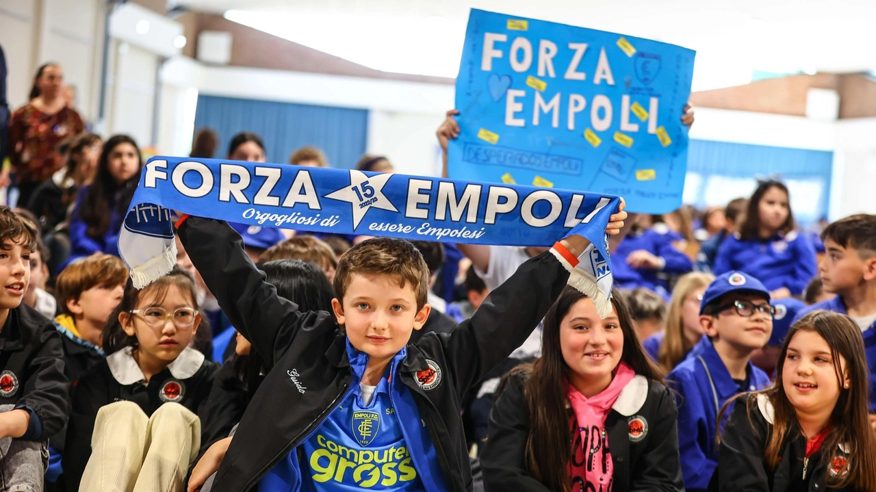 La folla ieri all’evento finale con i giocatori e i tecnici dell’Empoli. Protagonisti oltre mille bambini arrivati dalle scuole del territorio.