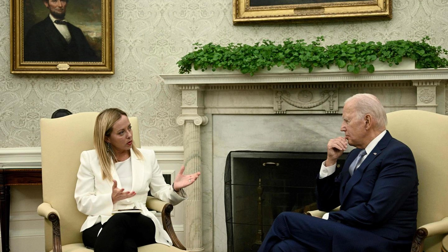Il presidente del Consiglio Giorgia Meloni e il presidente Usa Joe Biden nel recente incontro