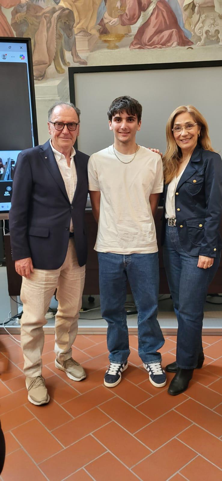 https://www.lanazione.it/image-service/view/acePublic/alias/contentid/ZWZlNzlkM2ItZjI4MC00/0/filippo-canepale-andrea-abbate-e-rosanna-romellano.jpeg