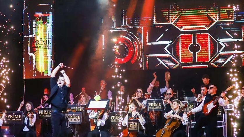 Il «Rock Sympho Show» oggi alle 21 arriva sul palco del teatro Moderno e proporrà i brani più famosi degli artisti cult grazie alla «Prime Orchestra» Il «Rock Sympho Show» oggi alle 21 arriva sul palco del teatro Moderno e proporrà i brani più famosi degli artisti cult grazie alla «Prime Orchestra»