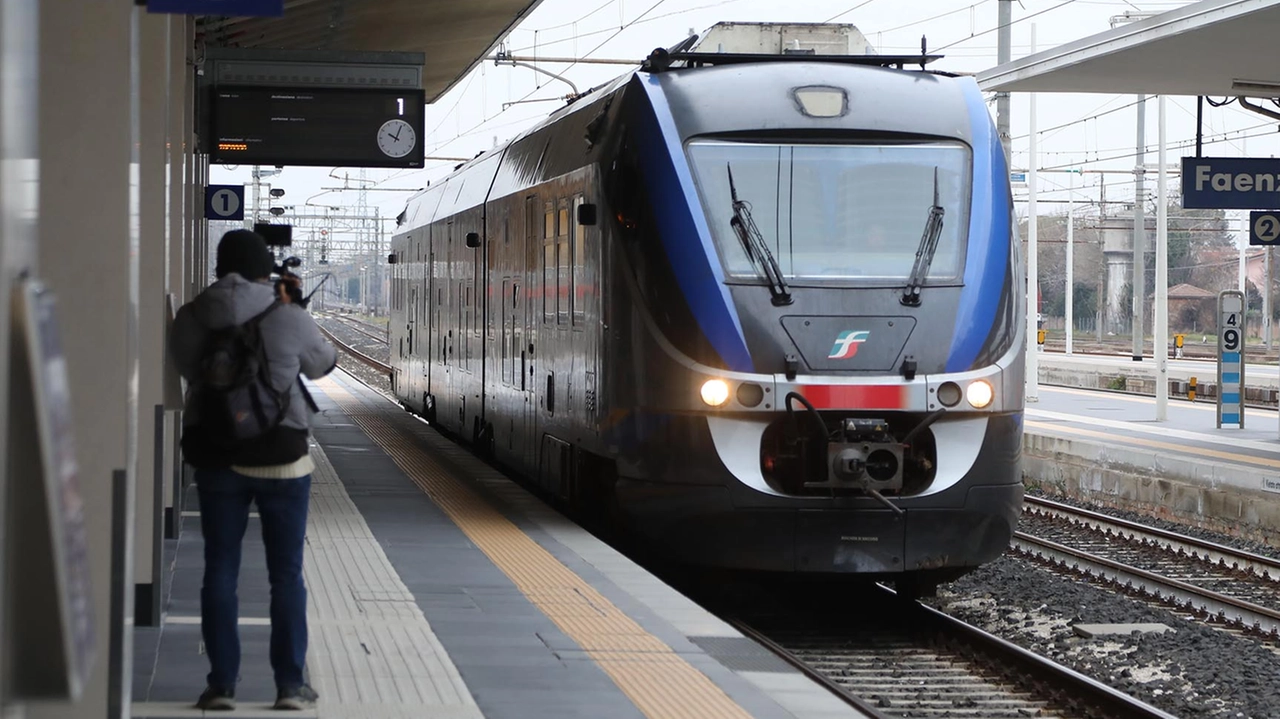 Un guasto a bordo di un treno regionale ha creato disagio ai passeggeri (Foto di repertorio) Un guasto a bordo di un treno regionale ha creato disagio ai passeggeri (Foto di repertorio)