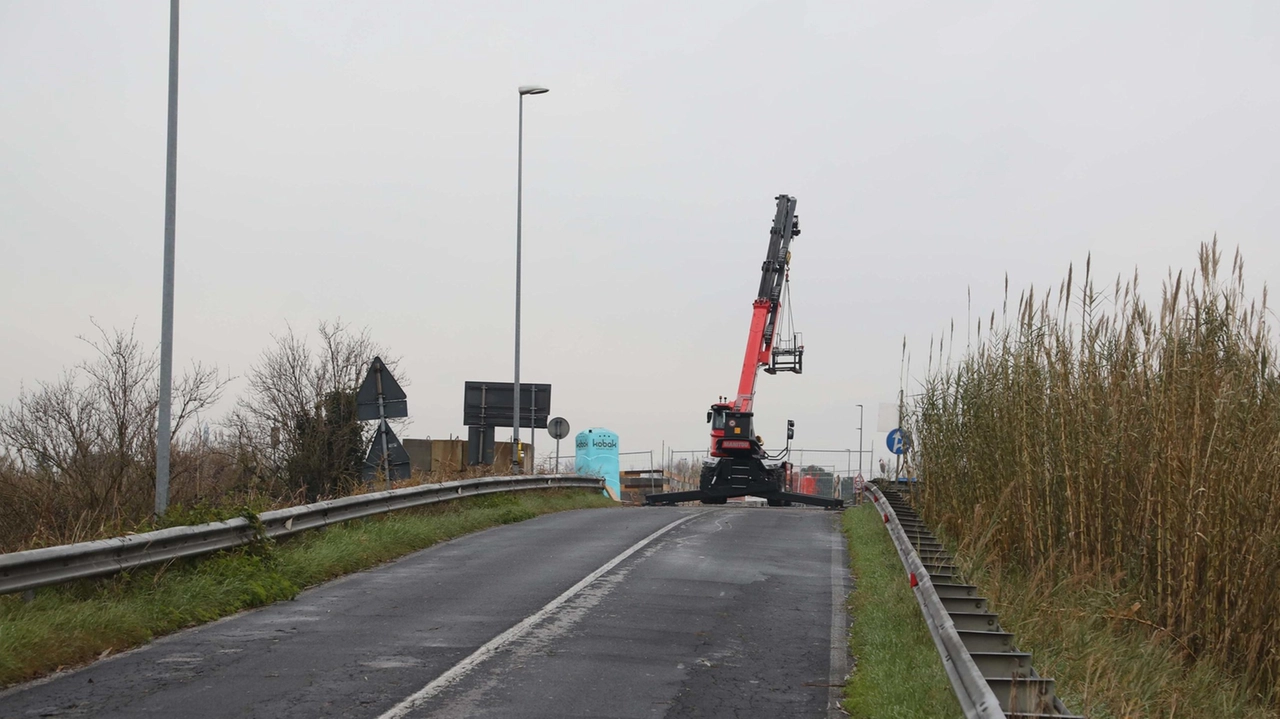 Il ponte rimarrà chiuso per sette mesi dall’1 marzo al 30 settembre 2026. Nel periodo verranno potenziate le corse dei bus delle linee 34, 128 e 409 . Il ponte rimarrà chiuso per sette mesi dall’1 marzo al 30 settembre 2026. Nel periodo verranno potenziate le corse dei bus delle linee 34, 128 e 409 .