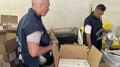 Contrabbando di prodotti da fumo . Sequestrati 700milioni di pezzi