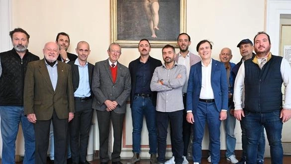 L’assessore allo sport Fabio Barsanti ha ricevuto a Palazzo Orsetti l’alpinista lucchese Riccardo Bergamini rientrato a Lucca dalla sua ultima... L’assessore allo sport Fabio Barsanti ha ricevuto a Palazzo Orsetti l’alpinista lucchese Riccardo Bergamini rientrato a Lucca dalla sua ultima...