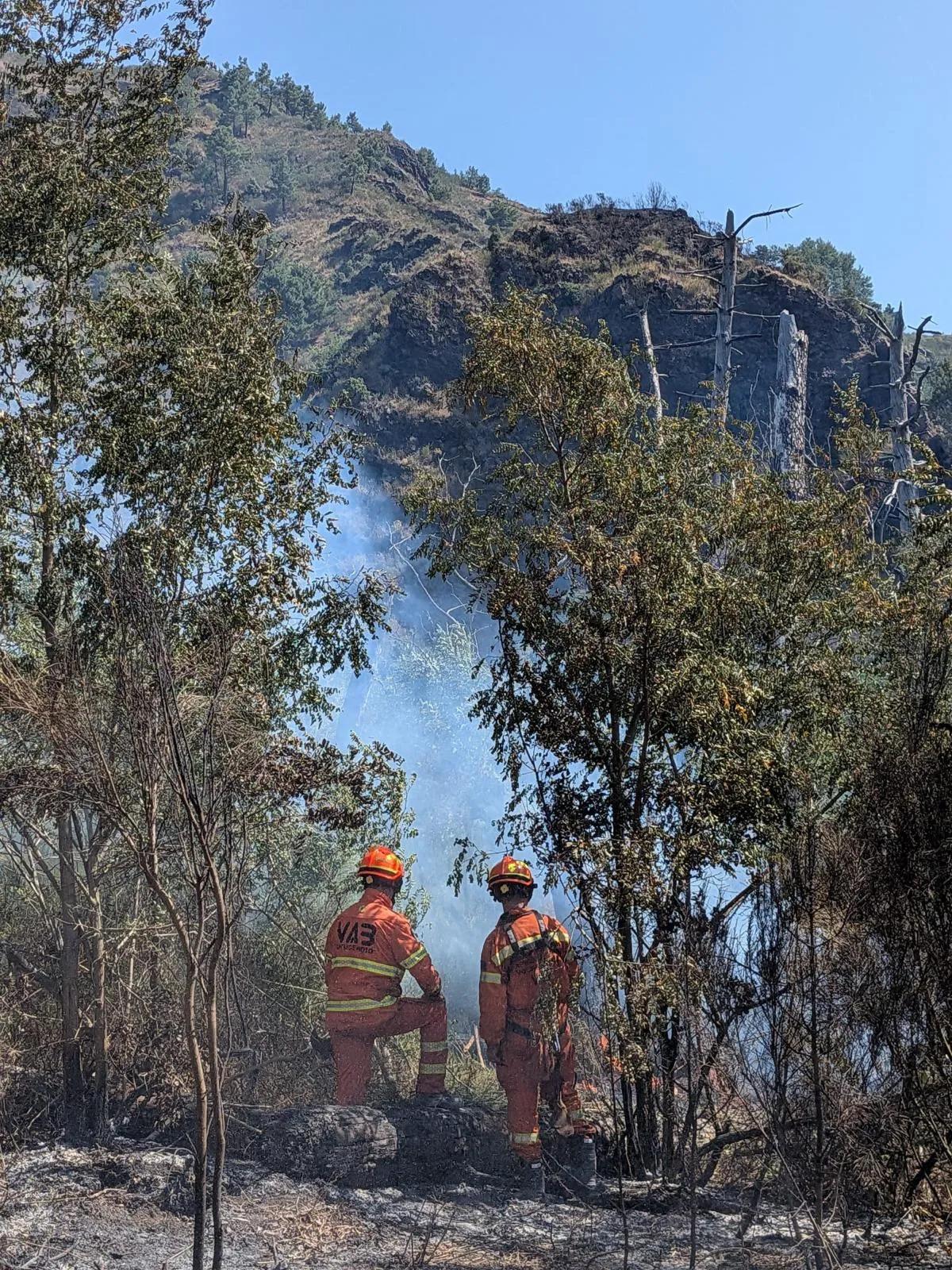 Incendio Parco nazionale Vesuvio, la Vab Firenze sul campo con due volontari