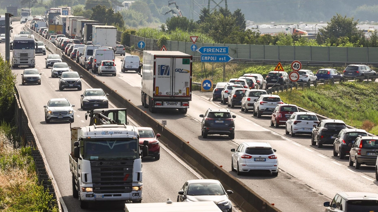 Un weekend di traffico intenso sulla Fipili (foto d’archivio) Un weekend di traffico intenso sulla Fipili (foto d’archivio)