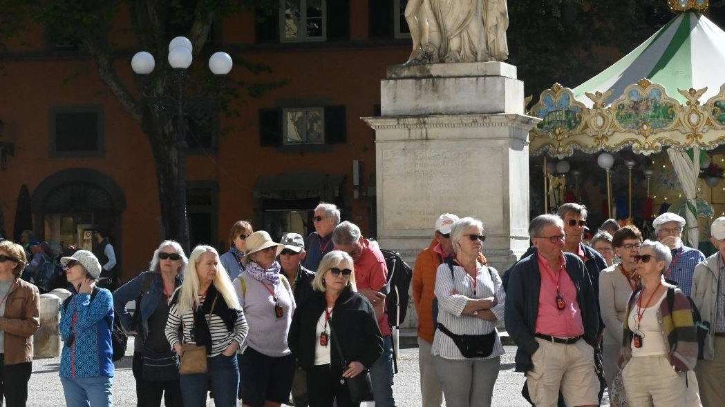 Via al percorso formativo per migliorare l’offerta turistica in Lucchesia grazie alla Camera di Commercio Via al percorso formativo per migliorare l’offerta turistica in Lucchesia grazie alla Camera di Commercio
