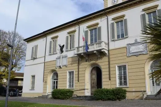 Ritardi, caos e ’sprechi’ . Opposizione all’attacco: "Ne pagheremo il conto"