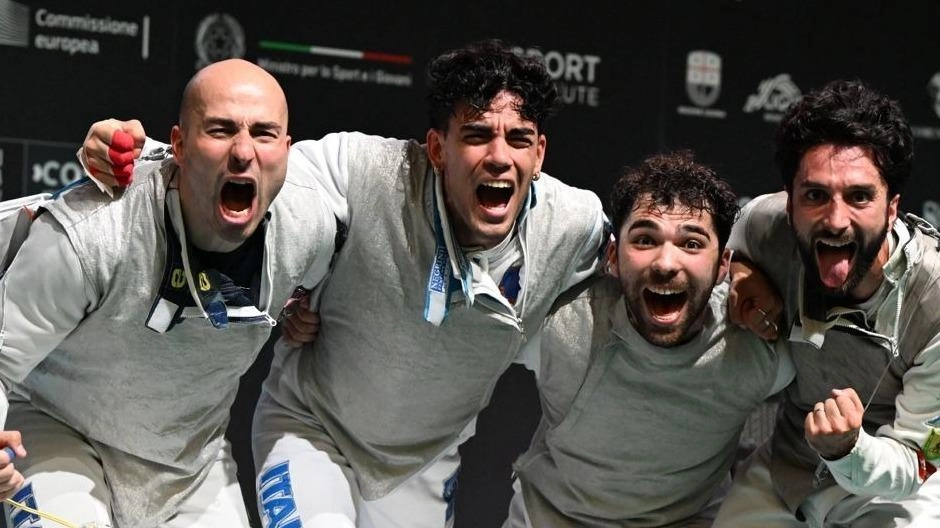 Vittoria contro la Francia. E podio più alto. nel fioretto a squadre. "Più forti degli ostacoli". Vittoria contro la Francia. E podio più alto. nel fioretto a squadre. "Più forti degli ostacoli".