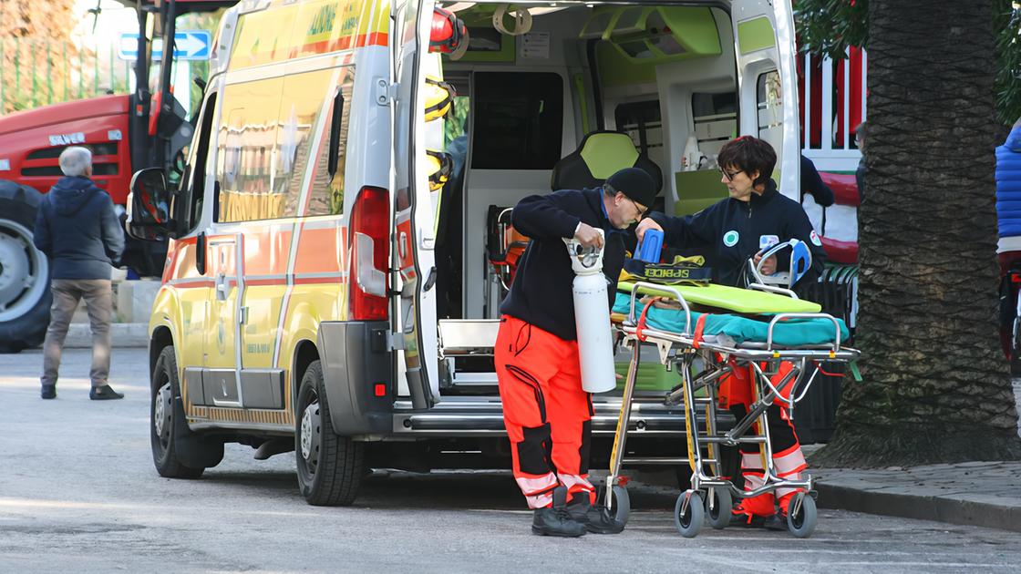 Colpita da grave reazione allergica. Salvata da farmaciste e volontari: "Forse si è trattato di un insetto" Colpita da grave reazione allergica. Salvata da farmaciste e volontari: "Forse si è trattato di un insetto"